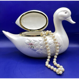 Vintage Porcelain Berger Swan Jewelry/Trinket Box Made in Italy- Signed